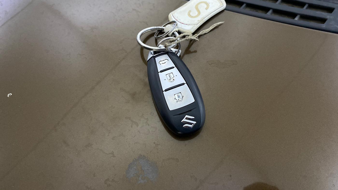 2016 Maruti Ciaz ZXI, Petrol, Manual, 49,773 km, Key Close Up