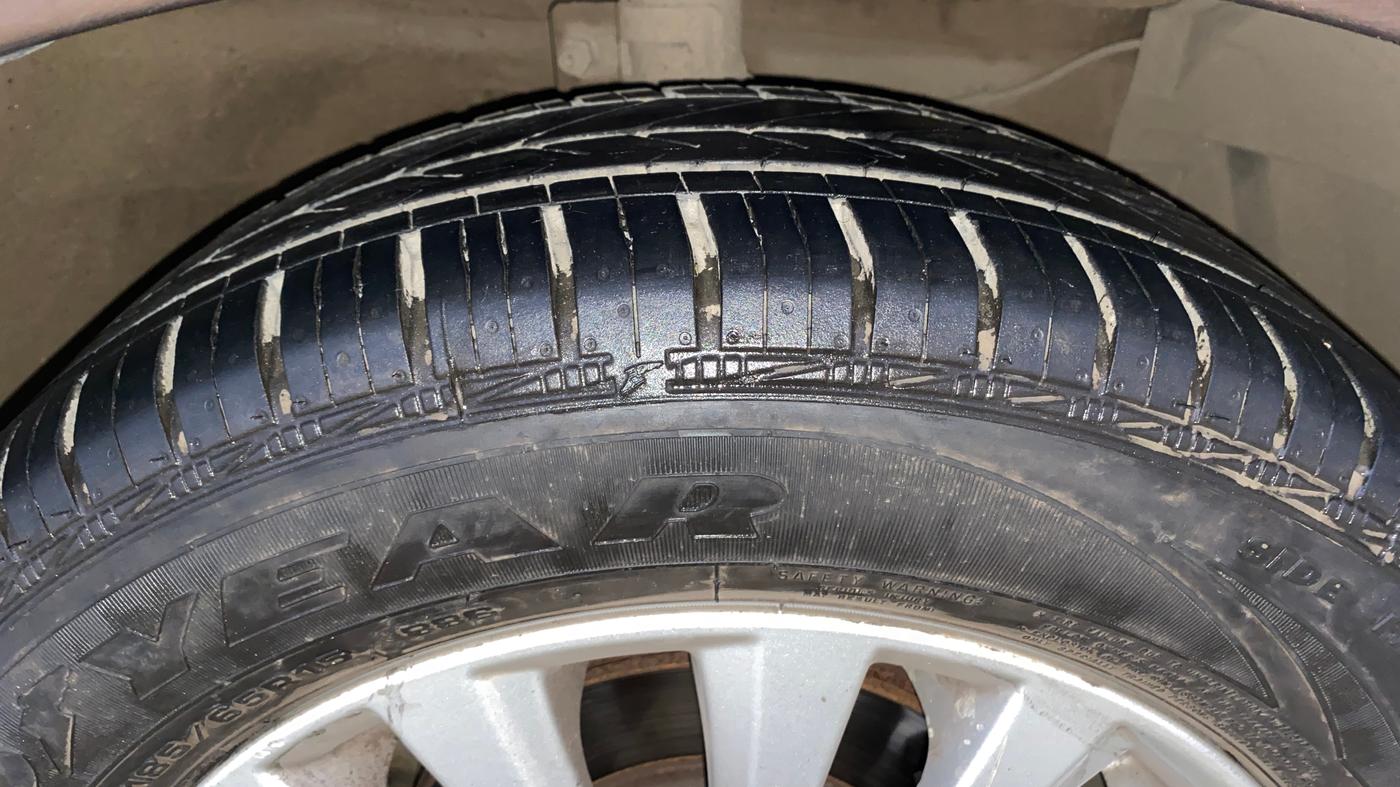 2016 Maruti Ciaz ZXI, Petrol, Manual, 49,773 km, Right Front Tyre Tread