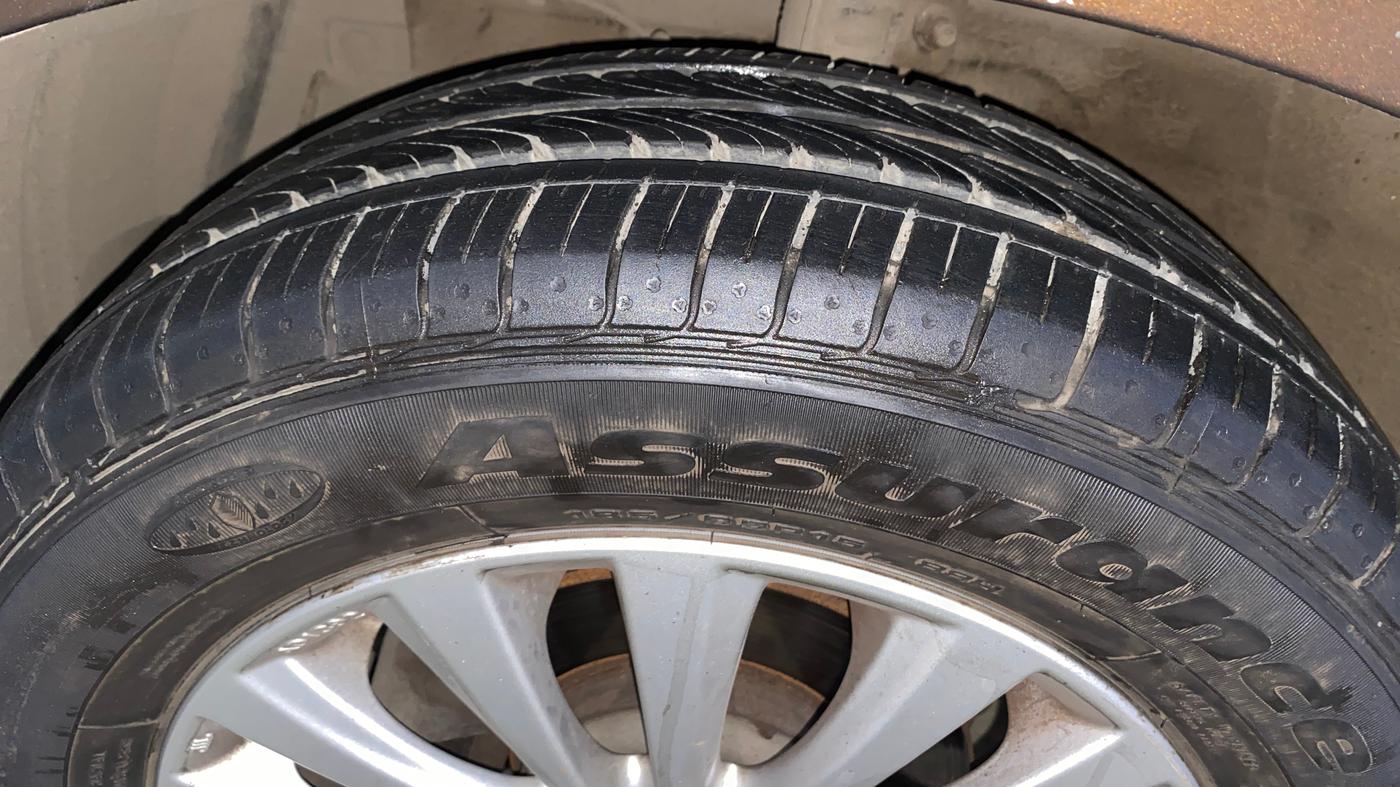 2016 Maruti Ciaz ZXI, Petrol, Manual, 49,773 km, Left Front Tyre Tread