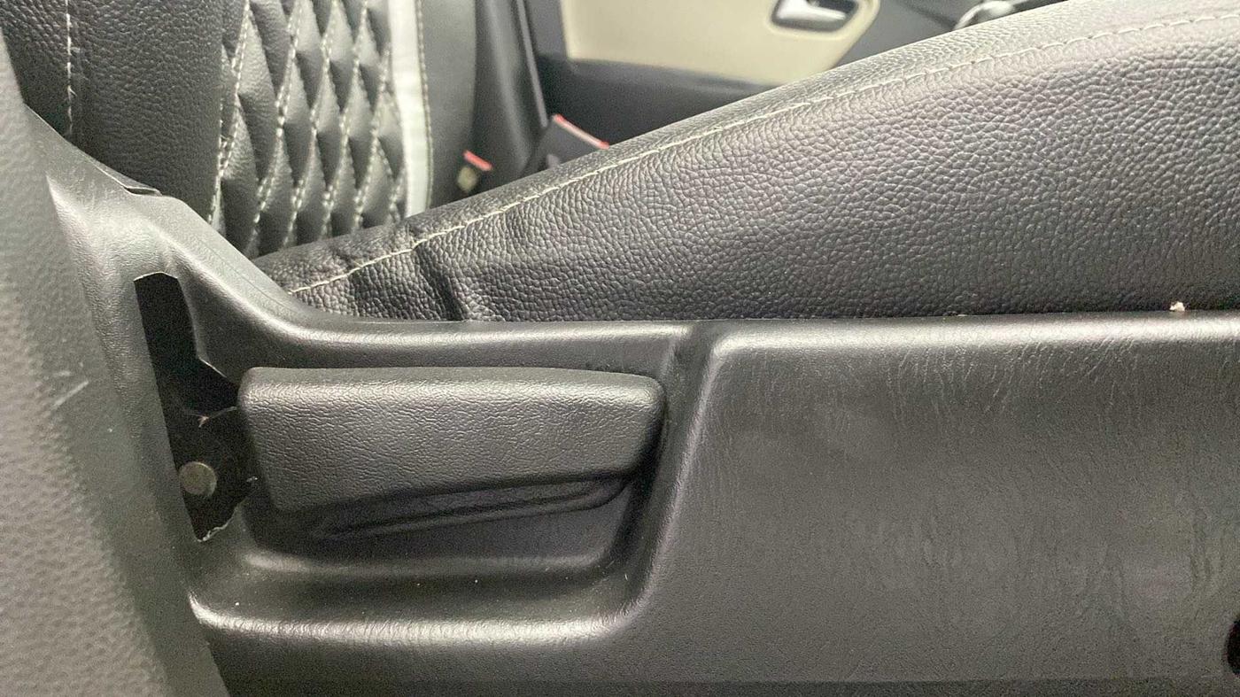 2019 Maruti Alto LXI, Petrol, Manual, 18,459 km, Driver Side Adjustment Panel