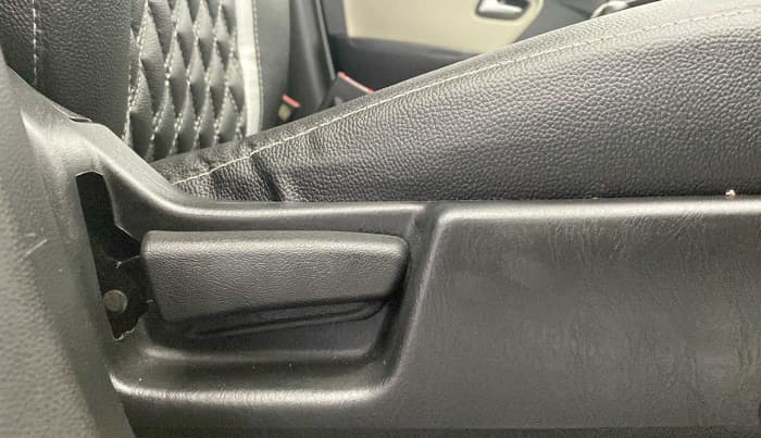 2019 Maruti Alto LXI, Petrol, Manual, 18,459 km, Driver Side Adjustment Panel