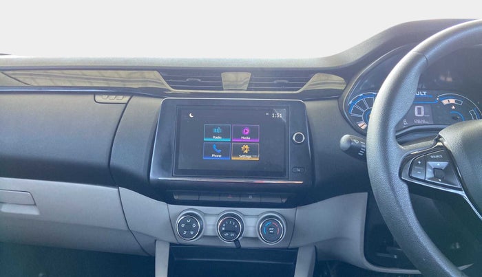 2022 Renault TRIBER RXT, Petrol, Manual, 12,816 km, Air Conditioner