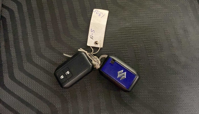 2019 Maruti Swift ZXI PLUS AMT, Petrol, Automatic, 67,469 km, Key Close Up