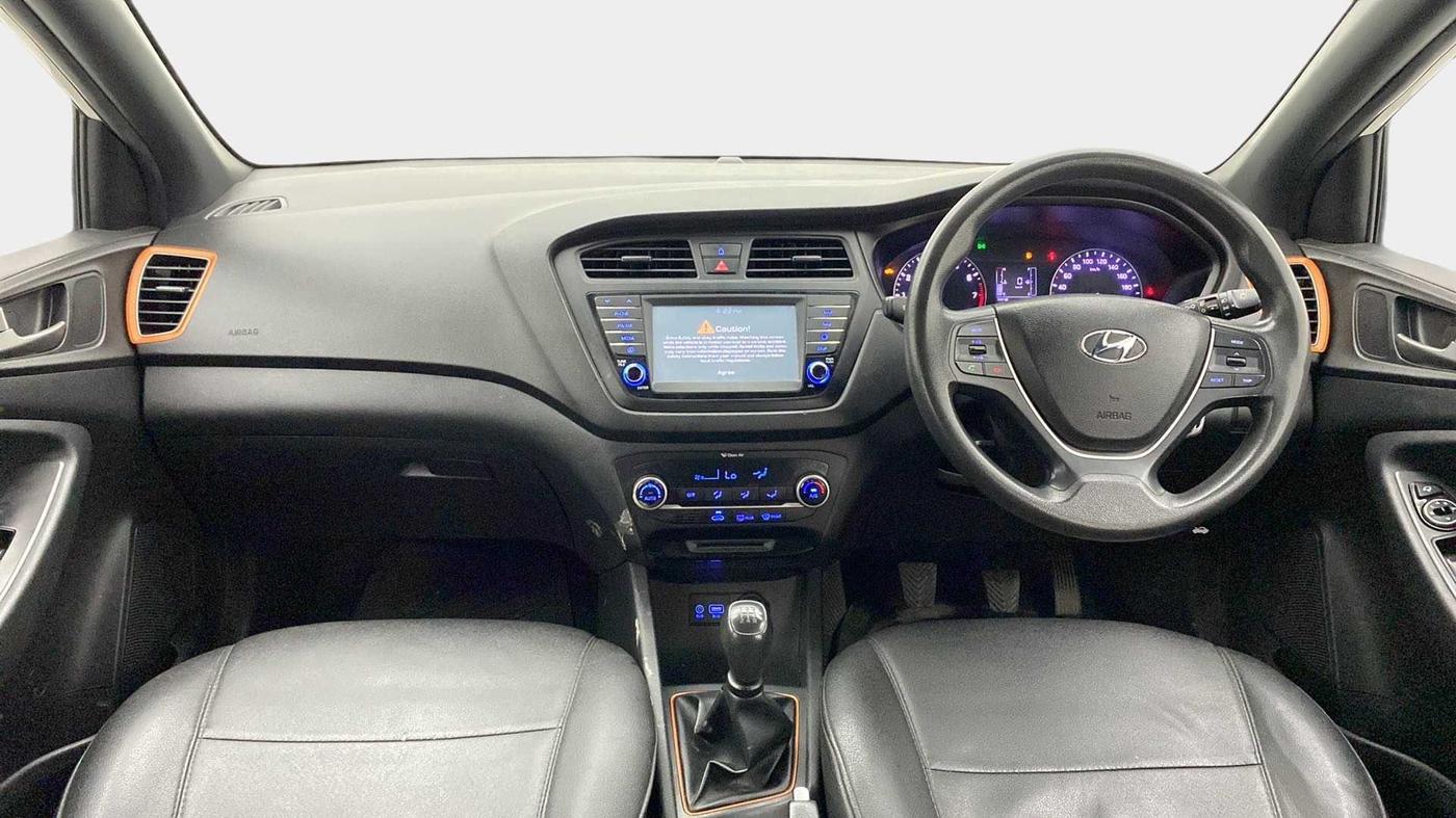 2017 Hyundai Elite i20 ASTA 1.2 DUAL TONE, Petrol, Manual, 80,328 km, Dashboard
