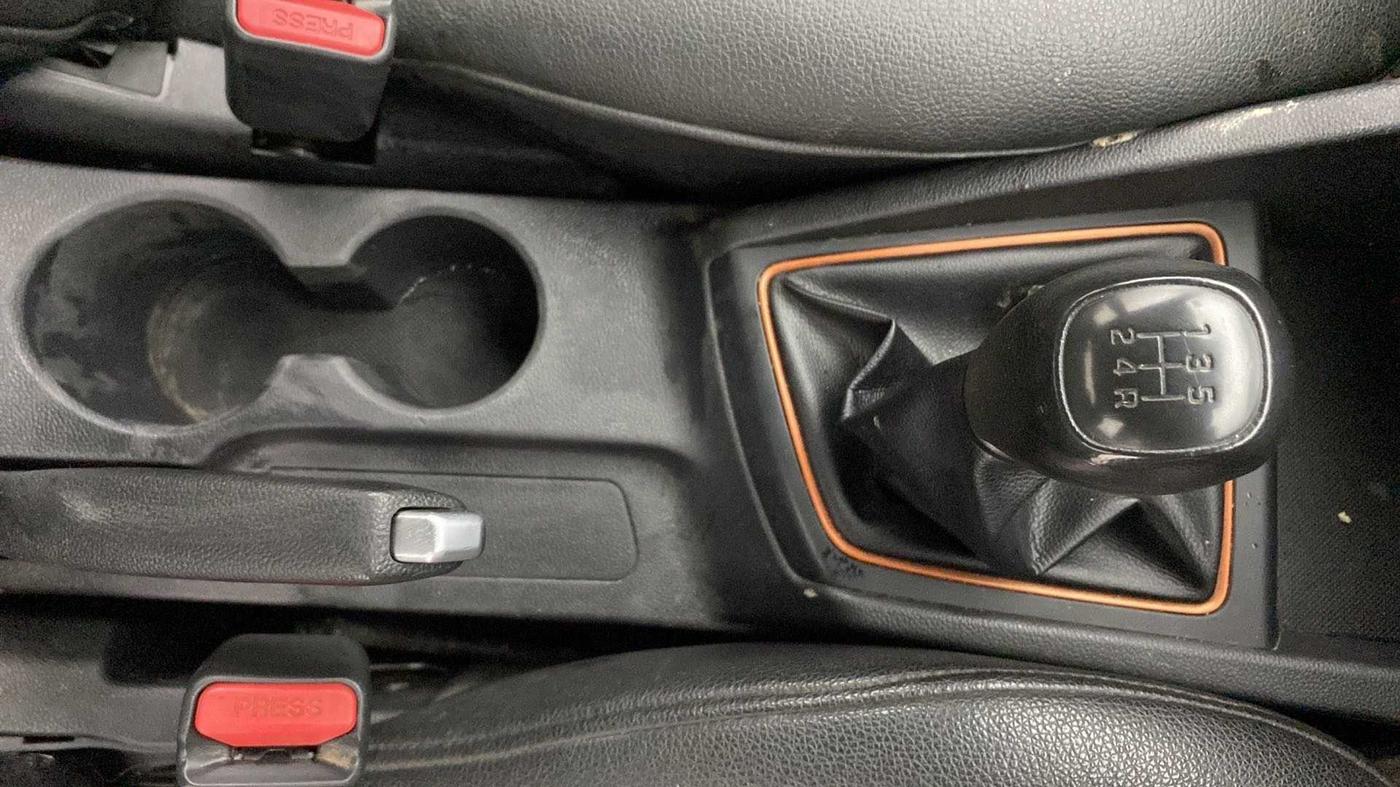 2017 Hyundai Elite i20 ASTA 1.2 DUAL TONE, Petrol, Manual, 80,328 km, Gear Lever