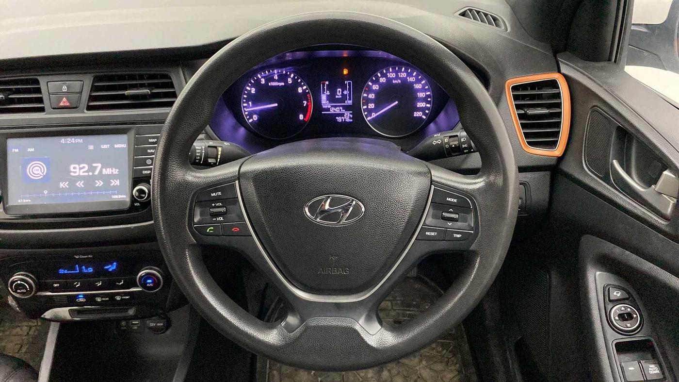 2017 Hyundai Elite i20 ASTA 1.2 DUAL TONE, Petrol, Manual, 80,328 km, Steering Wheel Close Up