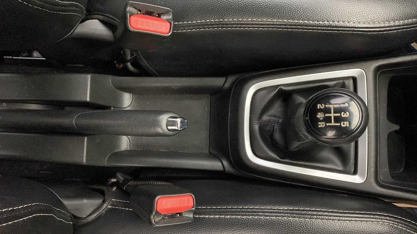 2020 Maruti Swift VXI, Petrol, Manual, 43,464 km, Gear Lever