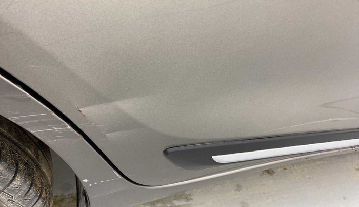 2020 Maruti Swift VXI, Petrol, Manual, 43,464 km, Right rear door - Minor scratches
