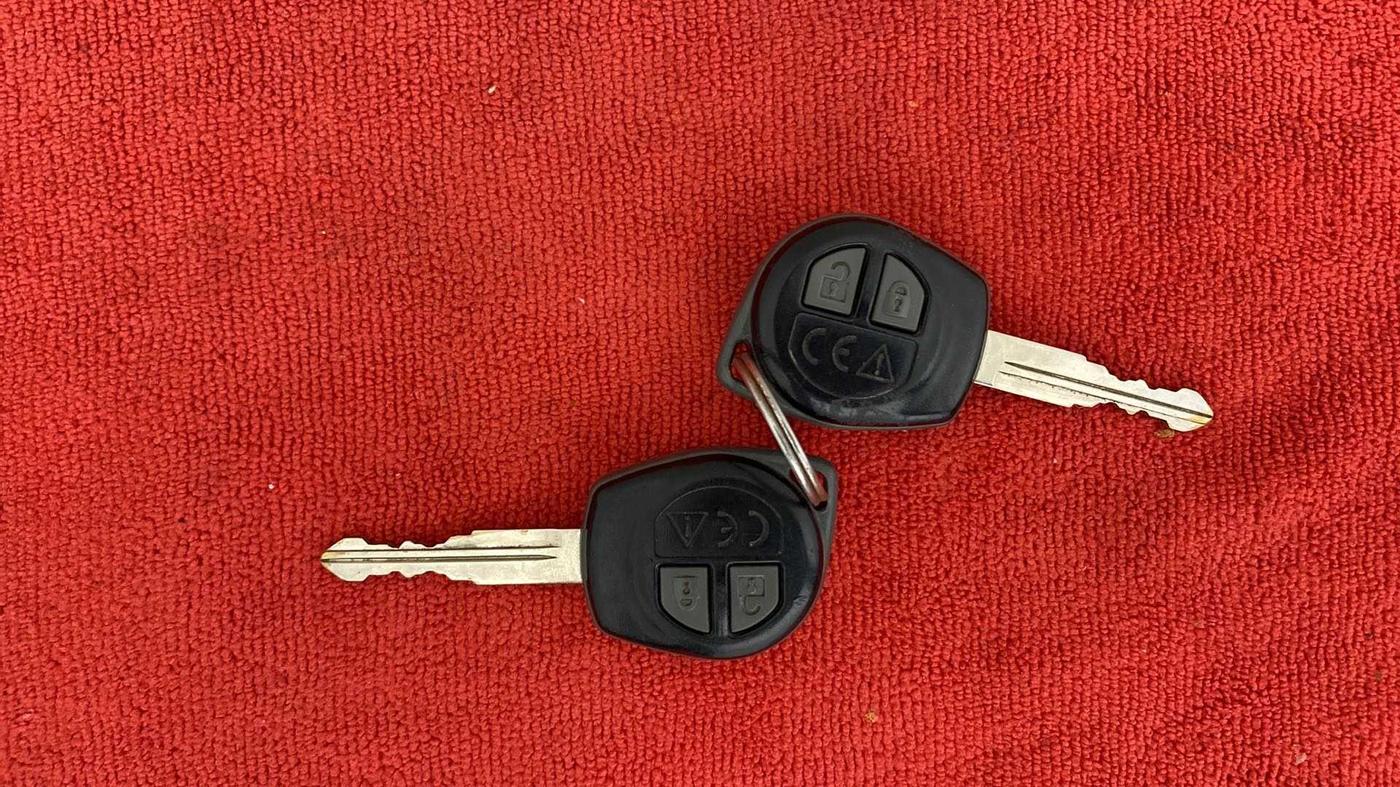 2020 Maruti Swift VXI, Petrol, Manual, 43,464 km, Key Close Up