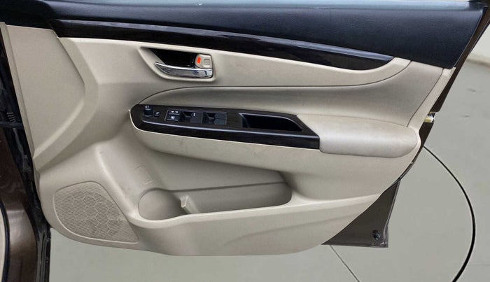 2017 Maruti Ciaz ALPHA  AT 1.4  PETROL, CNG, Automatic, 90,475 km, Driver Side Door Panels Control