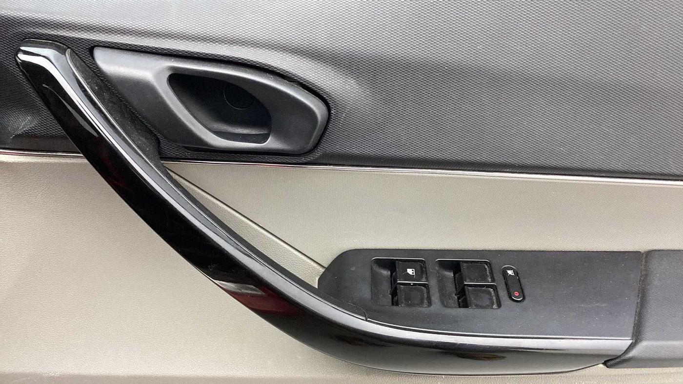 2019 Tata Tiago XT PETROL, Petrol, Manual, 95,660 km, Driver Side Door Panels Control
