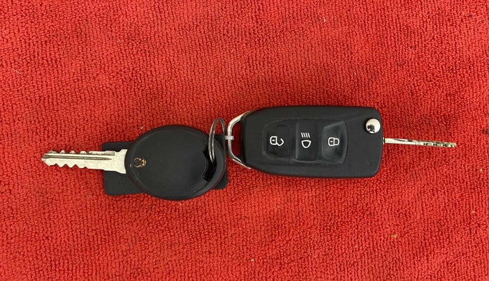 2019 Tata Tiago XT PETROL, Petrol, Manual, 95,660 km, Key Close Up