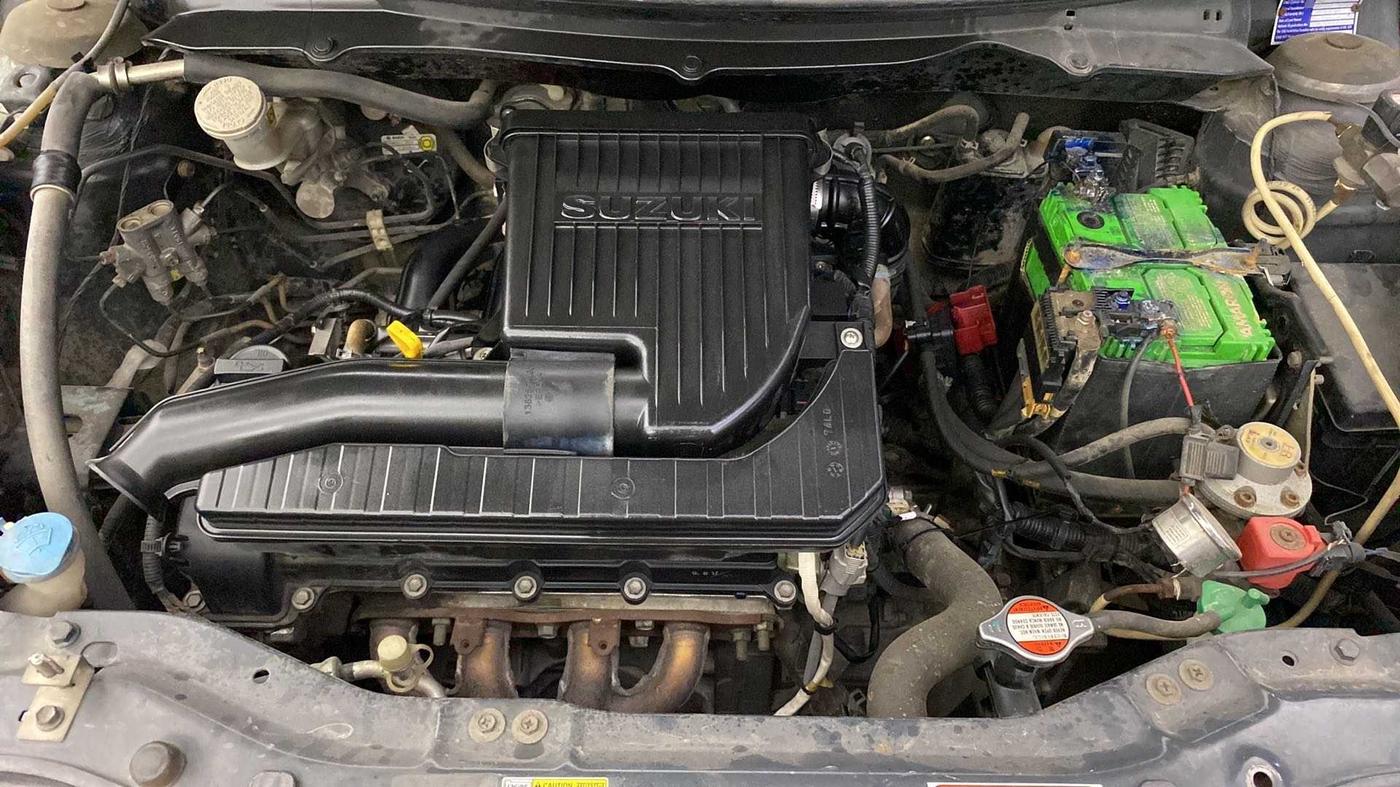 2017 Maruti Swift LXI (O), CNG, Manual, 88,225 km, Open Bonet