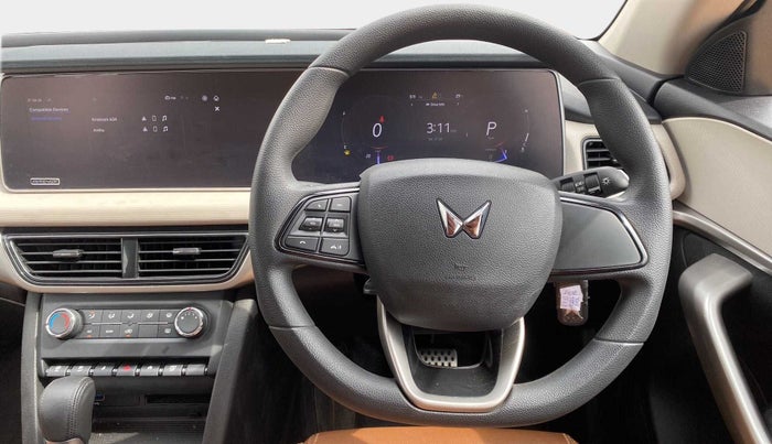 2023 Mahindra XUV700 AX 3 P AT 5 STR, Petrol, Automatic, 16,638 km, Steering Wheel Close Up