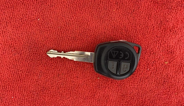 2018 Maruti Swift VXI, Petrol, Manual, 81,095 km, Key Close Up