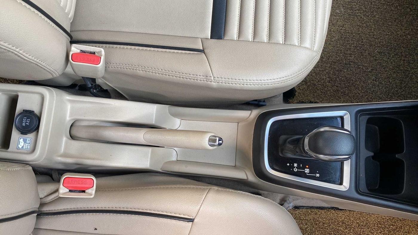 2022 Maruti Dzire VXI AMT, Petrol, Automatic, 24,512 km, Gear Lever