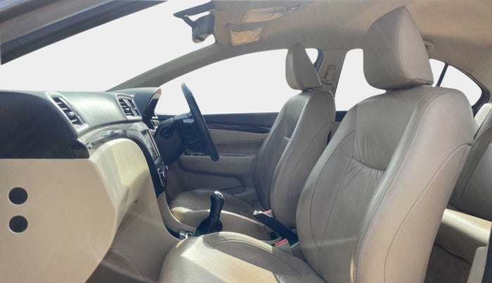 2017 Maruti Ciaz ALPHA 1.4 PETROL, Petrol, Manual, 43,129 km, Right Side Front Door Cabin