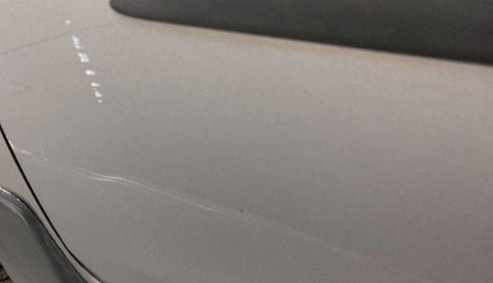 2016 Maruti Celerio VXI, Petrol, Manual, 80,189 km, Front passenger door - Slightly dented