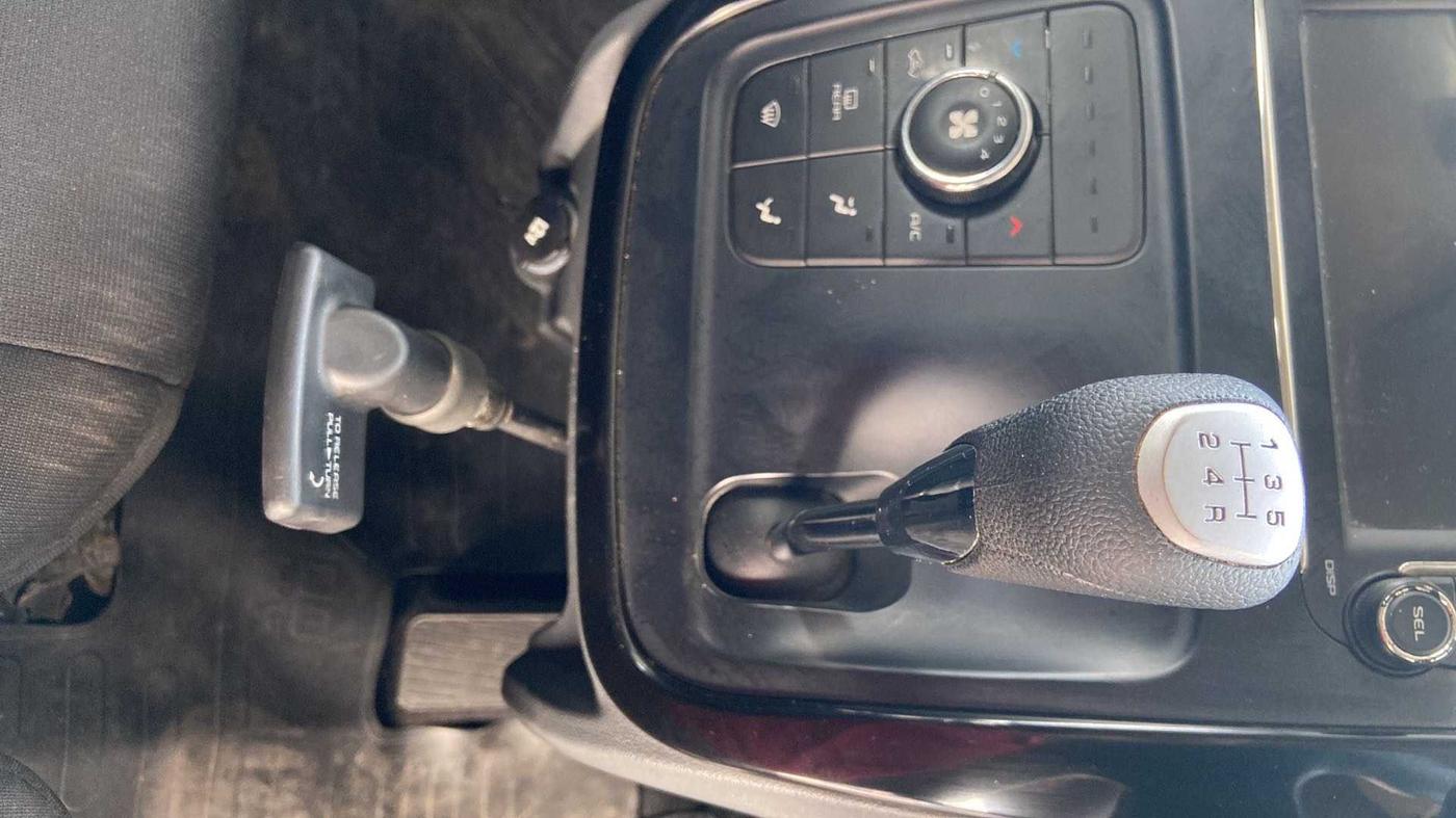 2018 Mahindra KUV 100 NXT K6+ P 6 STR, Petrol, Manual, 34,521 km, Gear Lever