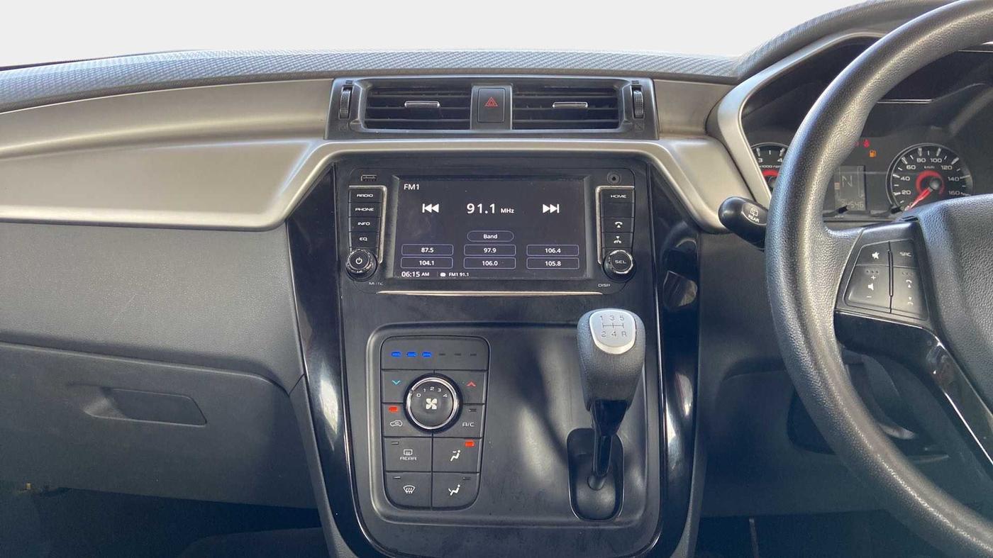 2018 Mahindra KUV 100 NXT K6+ P 6 STR, Petrol, Manual, 34,521 km, Air Conditioner