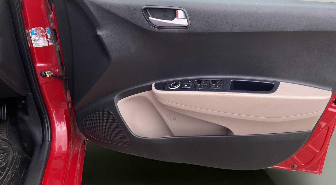 2017 Hyundai Grand i10 SPORTZ (O) 1.2 KAPPA VTVT, Petrol, Manual, 67,544 km, Driver Side Door Panels Control