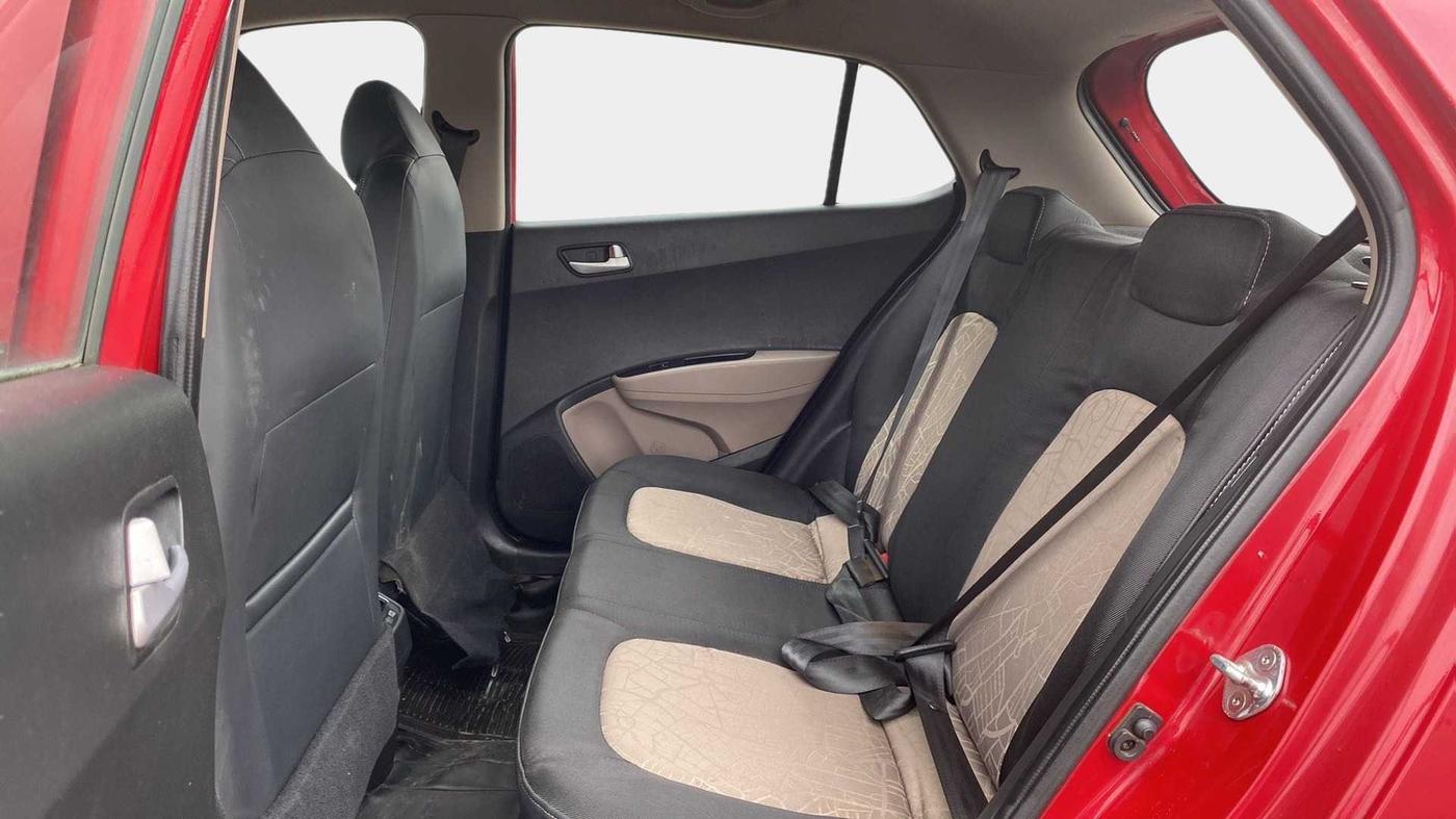 2017 Hyundai Grand i10 SPORTZ (O) 1.2 KAPPA VTVT, Petrol, Manual, 67,544 km, Right Side Rear Door Cabin