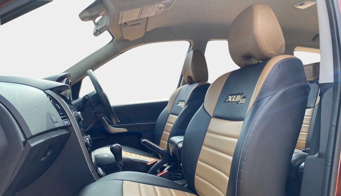 2019 Mahindra XUV500 W7 AT, Diesel, Automatic, 39,448 km, Right Side Front Door Cabin