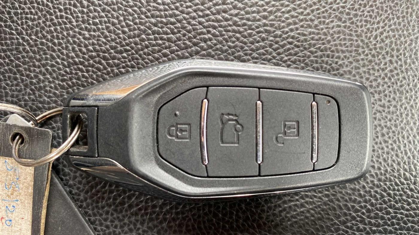 2019 Mahindra XUV500 W7 AT, Diesel, Automatic, 39,448 km, Key Close Up