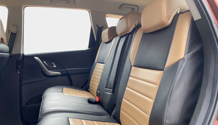 2019 Mahindra XUV500 W7 AT, Diesel, Automatic, 39,448 km, Right Side Rear Door Cabin