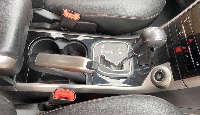 2019 Mahindra XUV500 W7 AT, Diesel, Automatic, 39,448 km, Gear Lever