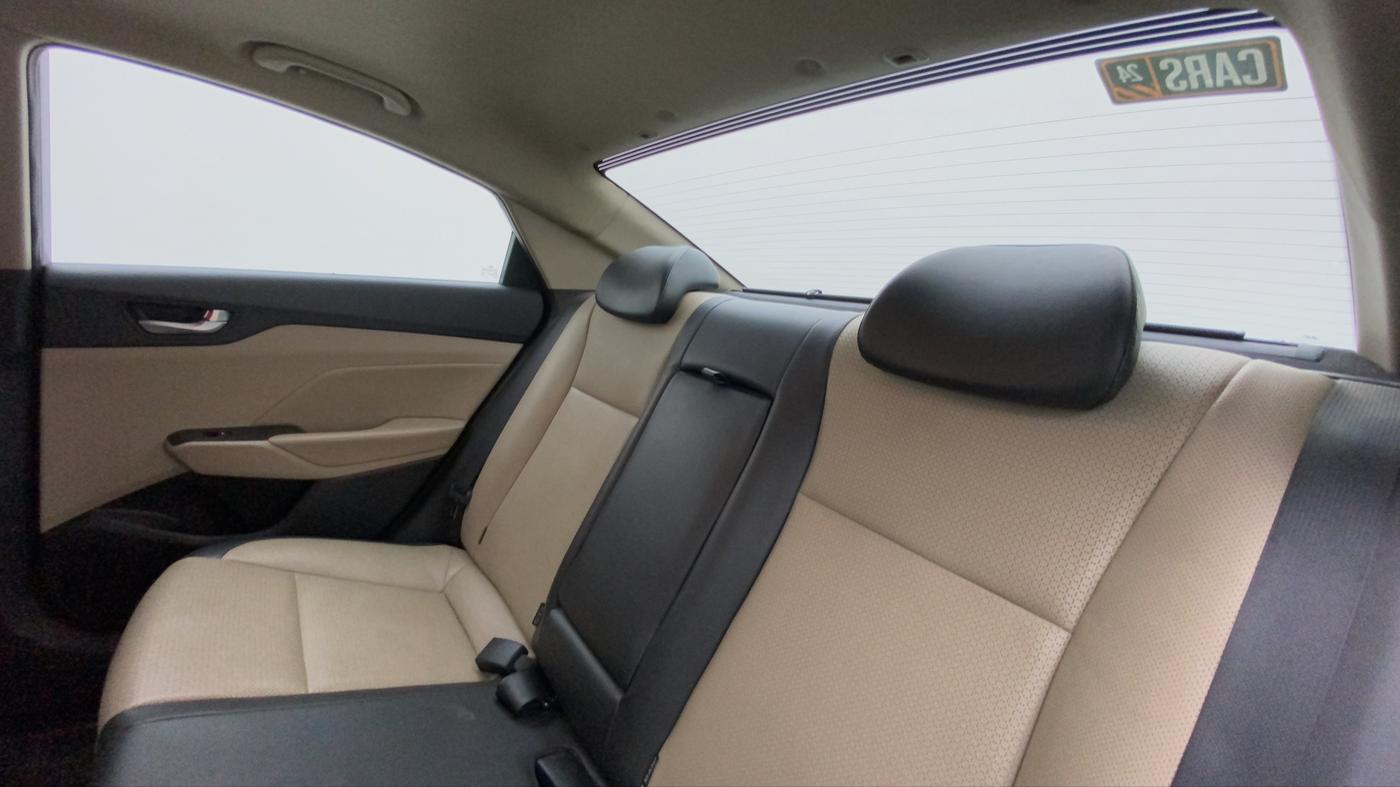 2018 Hyundai Verna 1.6 VTVT SX O, Petrol, Manual, 26,522 km, Right Side Rear Door Cabin