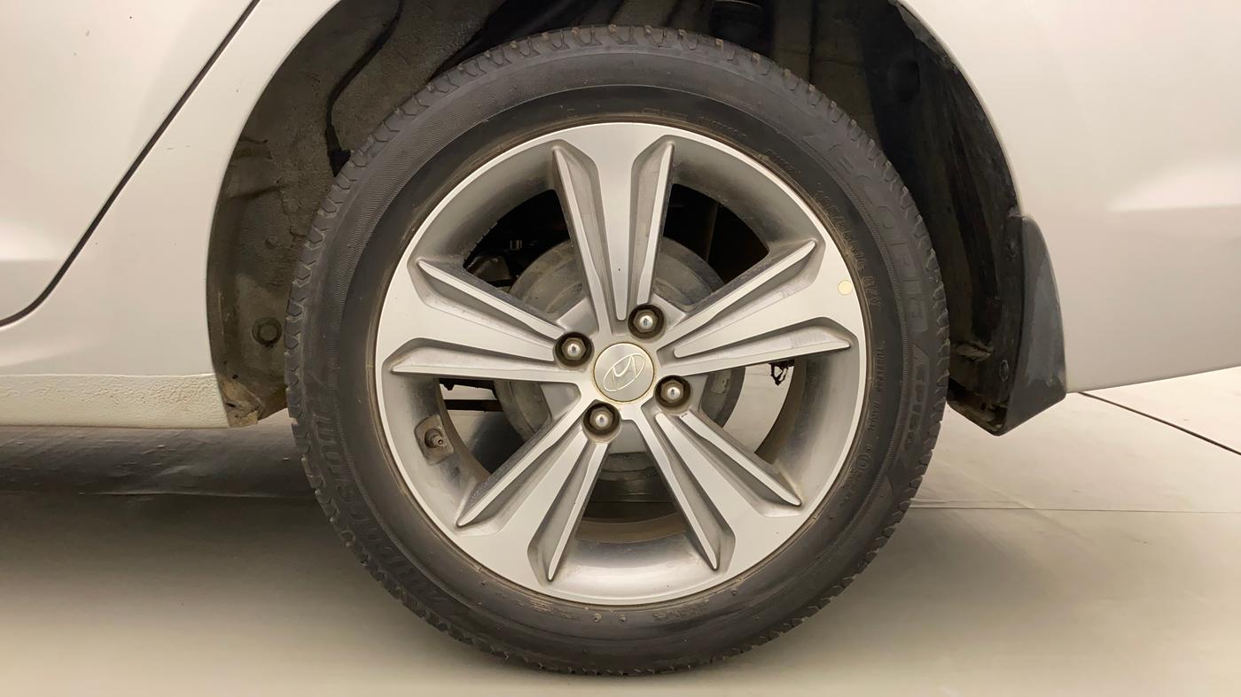 2018 Hyundai Verna 1.6 VTVT SX O, Petrol, Manual, 26,522 km, Left Rear Wheel