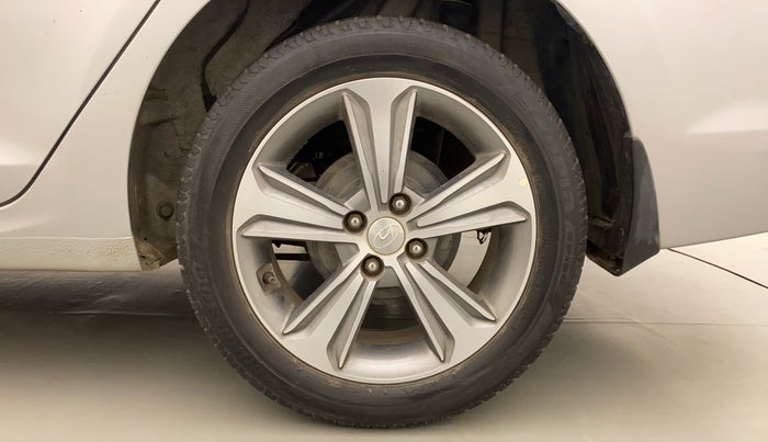 2018 Hyundai Verna 1.6 VTVT SX O, Petrol, Manual, 26,522 km, Left Rear Wheel