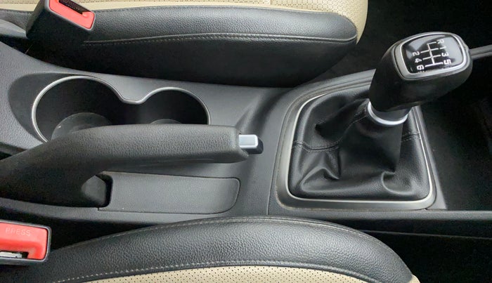 2018 Hyundai Verna 1.6 VTVT SX O, Petrol, Manual, 26,522 km, Gear Lever