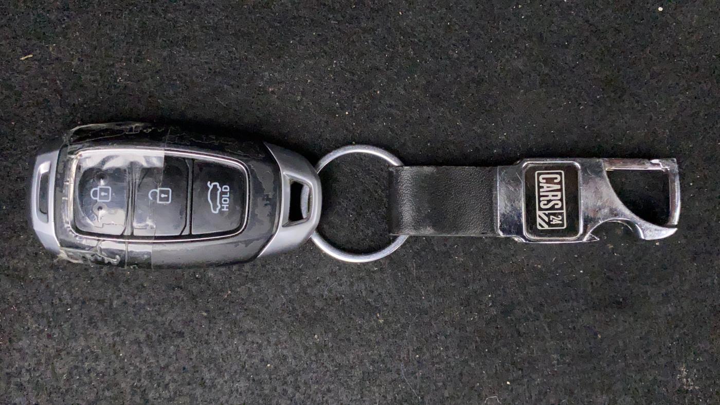 2018 Hyundai Verna 1.6 VTVT SX O, Petrol, Manual, 26,522 km, Key Close Up
