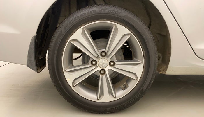 2018 Hyundai Verna 1.6 VTVT SX O, Petrol, Manual, 26,522 km, Right Rear Wheel