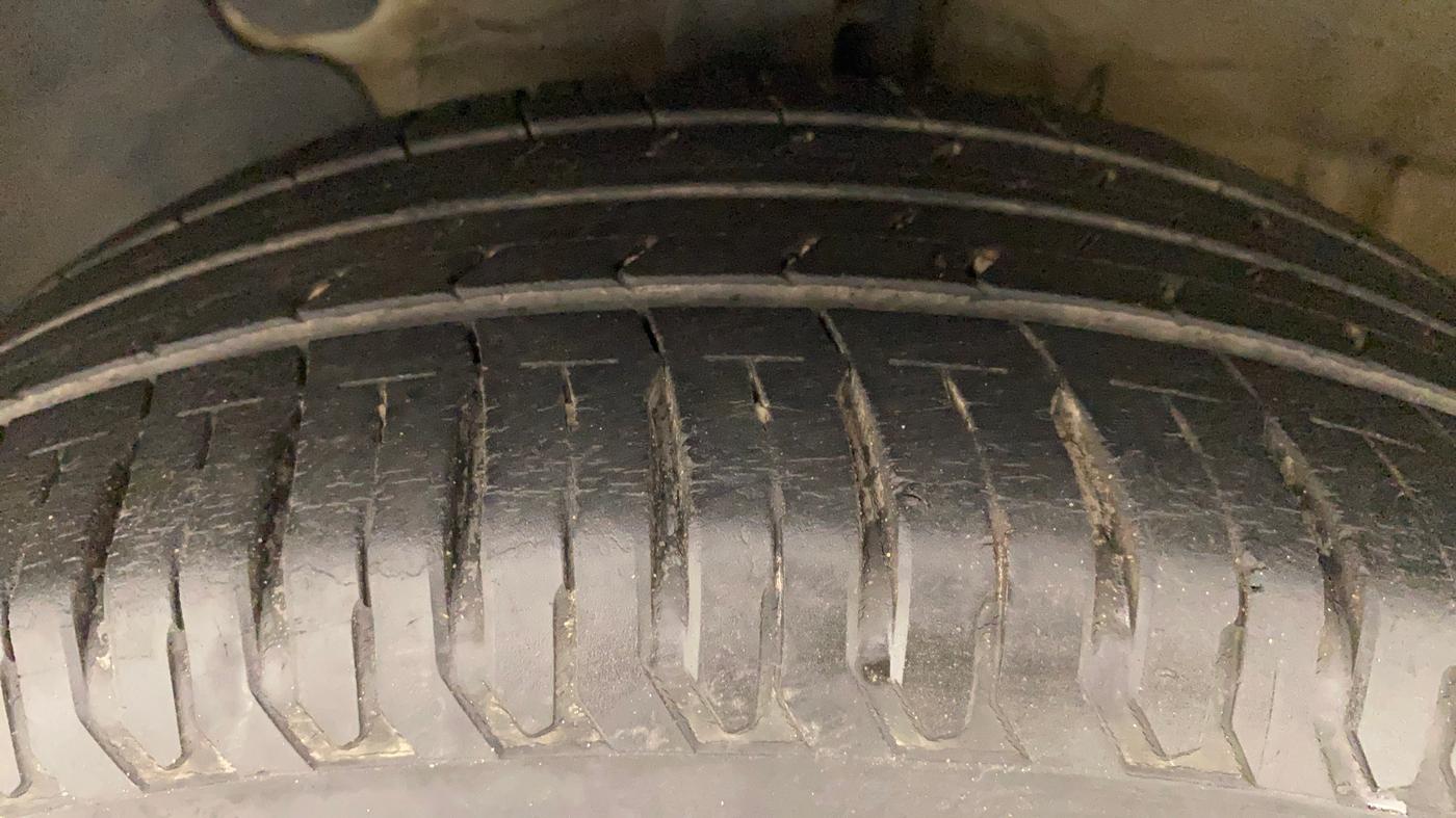 2018 Hyundai Verna 1.6 VTVT SX O, Petrol, Manual, 26,522 km, Left Front Tyre Tread