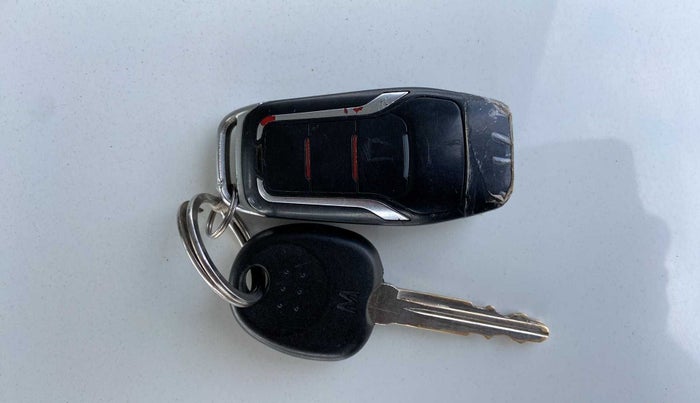 2022 Hyundai NEW SANTRO MAGNA, Petrol, Manual, 31,744 km, Key Close Up