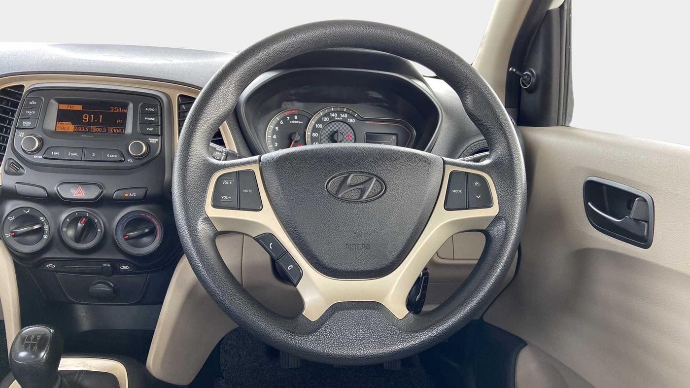 2022 Hyundai NEW SANTRO MAGNA, Petrol, Manual, 31,744 km, Steering Wheel Close Up