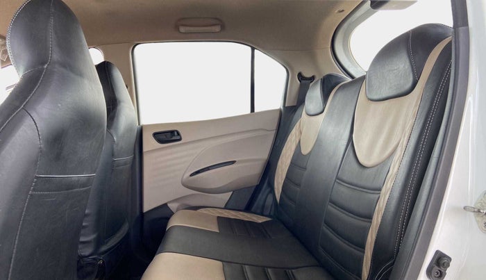 2022 Hyundai NEW SANTRO MAGNA, Petrol, Manual, 31,744 km, Right Side Rear Door Cabin