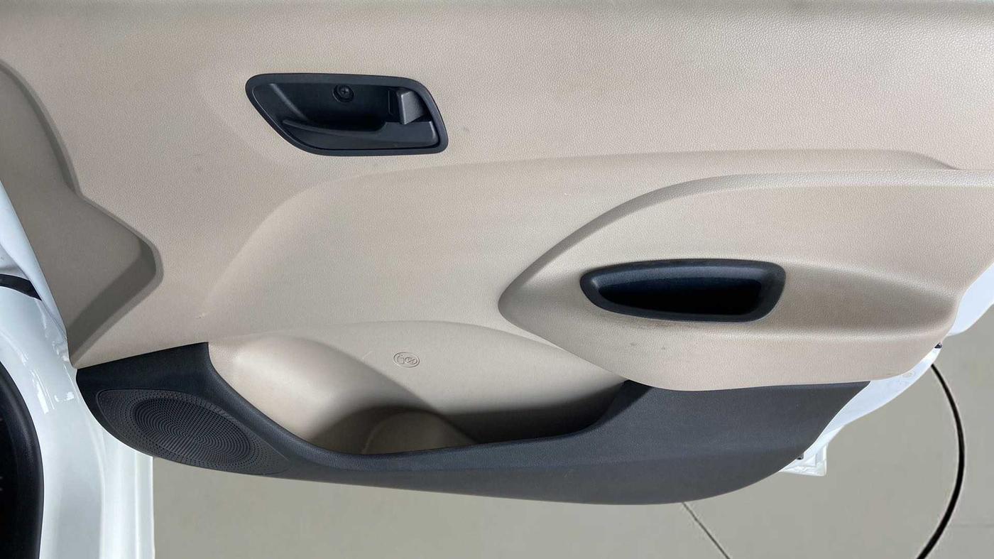 2022 Hyundai NEW SANTRO MAGNA, Petrol, Manual, 31,744 km, Driver Side Door Panels Control