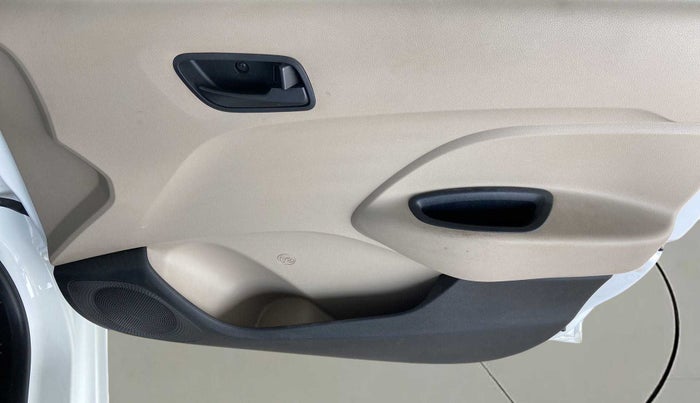 2022 Hyundai NEW SANTRO MAGNA, Petrol, Manual, 31,744 km, Driver Side Door Panels Control