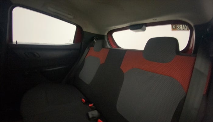 2016 Renault Kwid RXT 0.8, Petrol, Manual, 33,424 km, Right Side Rear Door Cabin