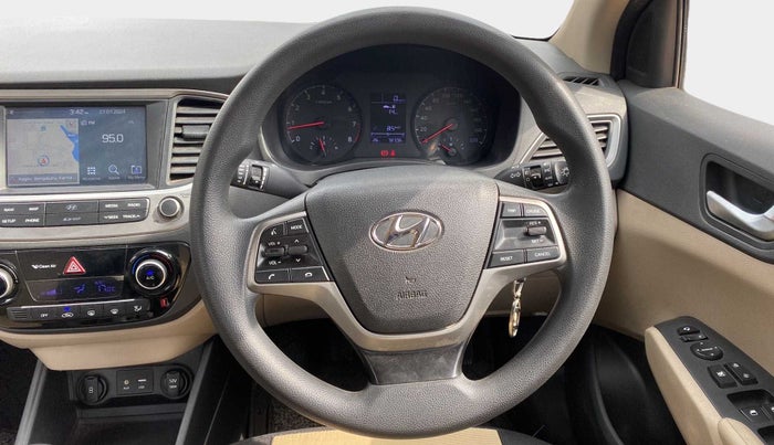 2018 Hyundai Verna 1.6 VTVT SX, Petrol, Manual, 78,703 km, Steering Wheel Close Up