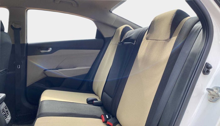 2018 Hyundai Verna 1.6 VTVT SX, Petrol, Manual, 78,703 km, Right Side Rear Door Cabin
