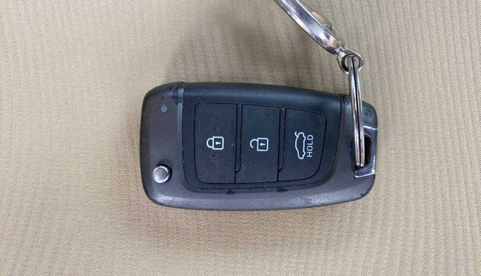 2018 Hyundai Verna 1.6 VTVT SX, Petrol, Manual, 78,703 km, Key Close Up