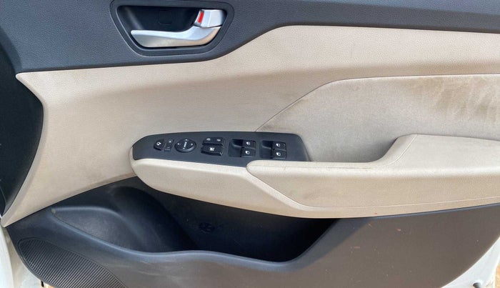 2018 Hyundai Verna 1.6 VTVT SX, Petrol, Manual, 78,703 km, Driver Side Door Panels Control