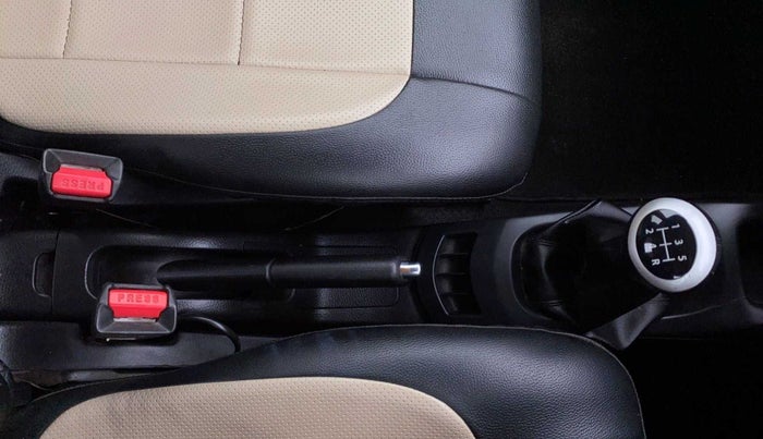 2017 Maruti Wagon R 1.0 VXI OPT, Petrol, Manual, 68,801 km, Gear Lever