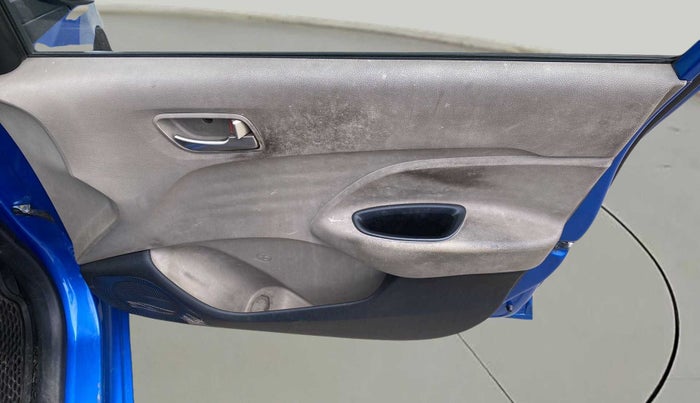 2018 Hyundai NEW SANTRO MAGNA, Petrol, Manual, 30,304 km, Driver Side Door Panels Control