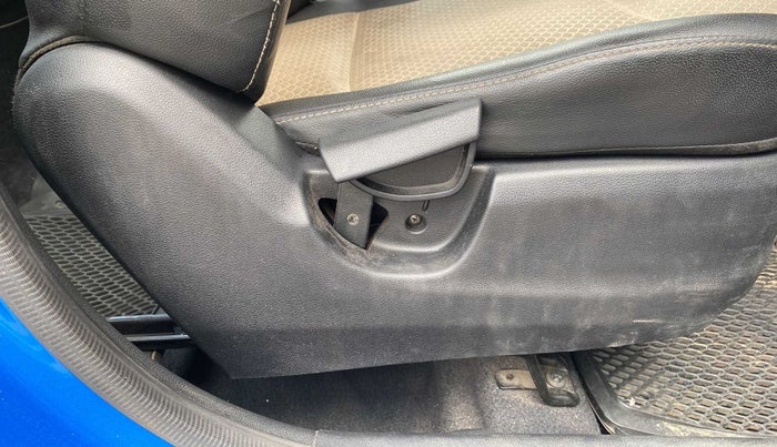 2018 Hyundai NEW SANTRO MAGNA, Petrol, Manual, 30,304 km, Driver Side Adjustment Panel